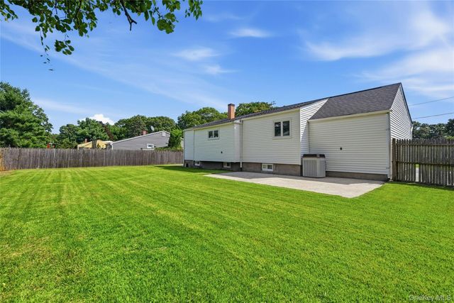 79 39th Street, Islip, NY 11751