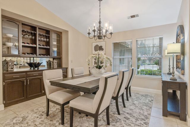 2014 S Tommy Court, Visalia, CA 93277