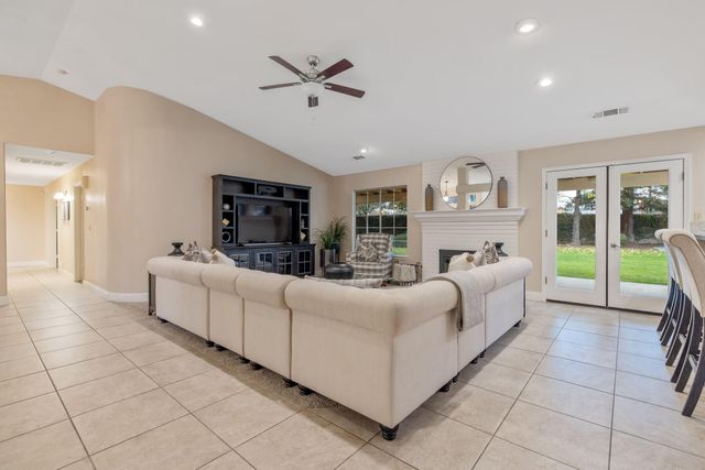 2014 S Tommy Court, Visalia, CA 93277