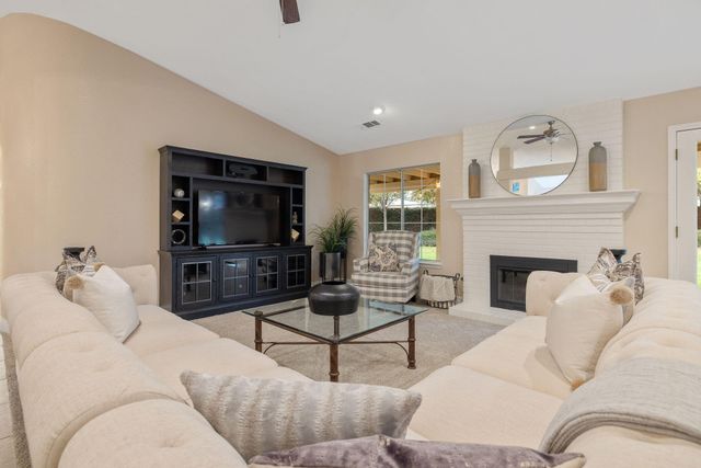 2014 S Tommy Court, Visalia, CA 93277