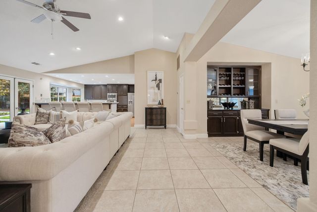 2014 S Tommy Court, Visalia, CA 93277