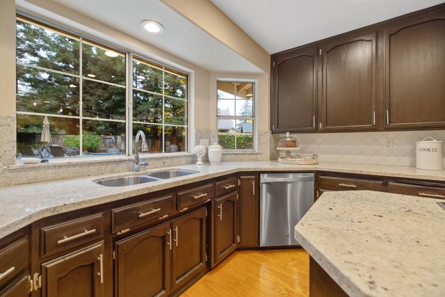 2014 S Tommy Court, Visalia, CA 93277