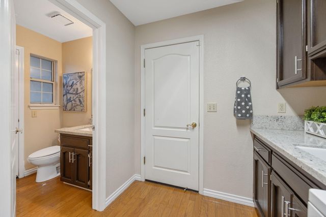 2014 S Tommy Court, Visalia, CA 93277