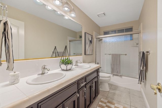 2014 S Tommy Court, Visalia, CA 93277