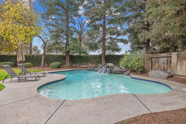 2014 S Tommy Court, Visalia, CA 93277