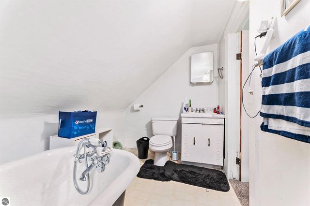 209 S Carmel Street, Cadillac, MI 49601