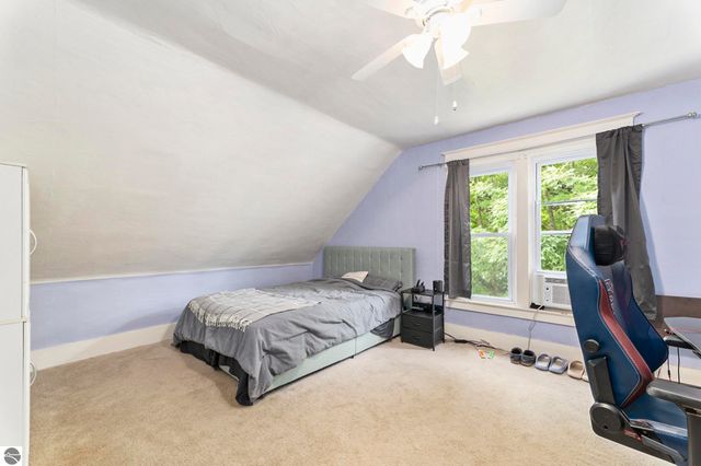 209 S Carmel Street, Cadillac, MI 49601