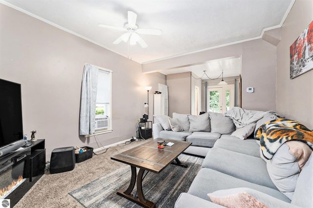 209 S Carmel Street, Cadillac, MI 49601