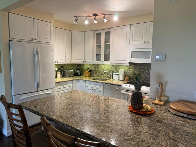 1 Church Lane 105-106, North Palm Beach, FL 33408