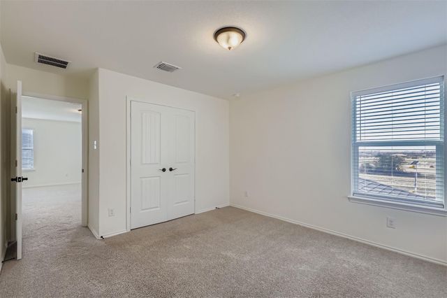 140 Outlaw DR, Jarrell, TX 76537