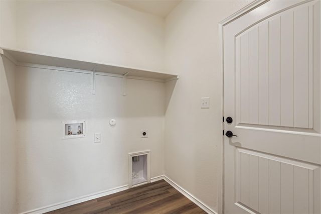 140 Outlaw DR, Jarrell, TX 76537