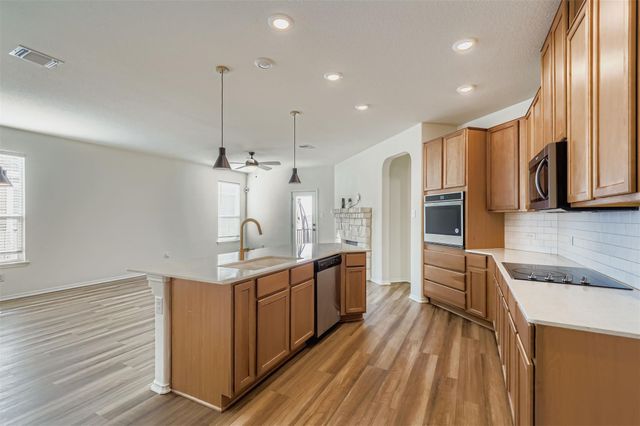 140 Outlaw DR, Jarrell, TX 76537