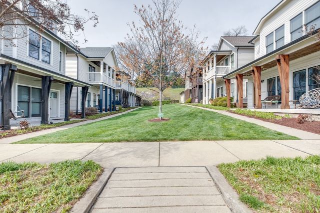 214 Copley Ln, Nashville, TN 37204