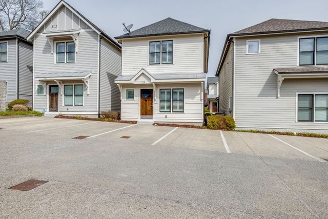 214 Copley Ln, Nashville, TN 37204