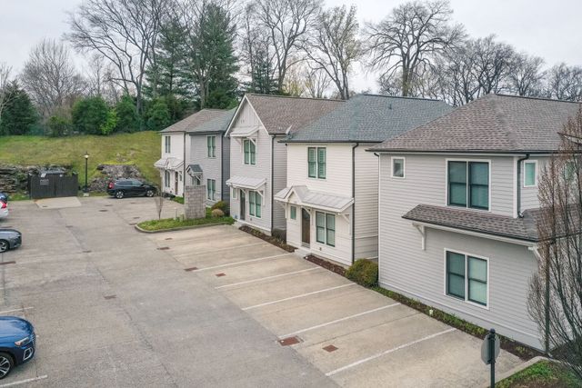 214 Copley Ln, Nashville, TN 37204