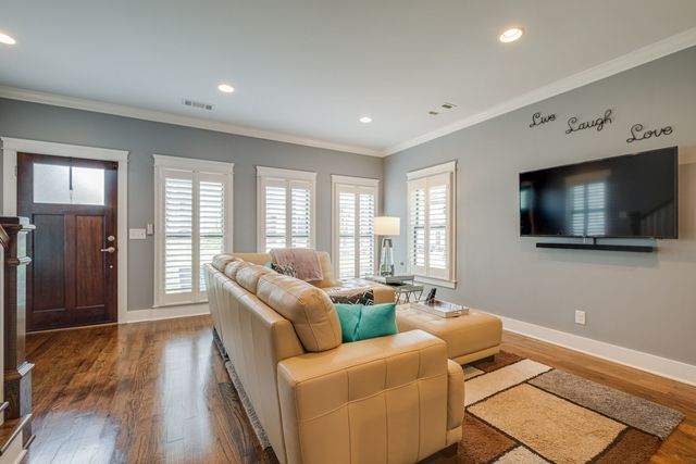 214 Copley Ln, Nashville, TN 37204