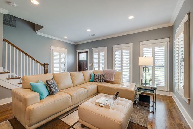 214 Copley Ln, Nashville, TN 37204