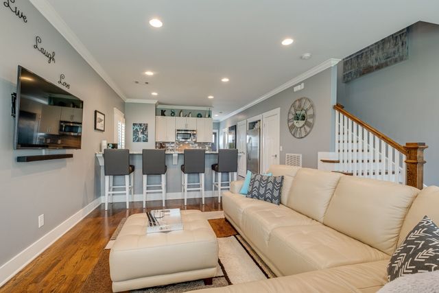 214 Copley Ln, Nashville, TN 37204