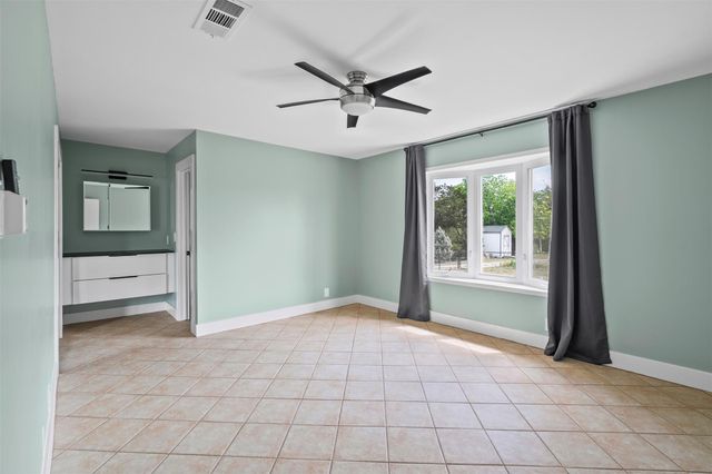 33 Valley View DR, Round Rock, TX 78664