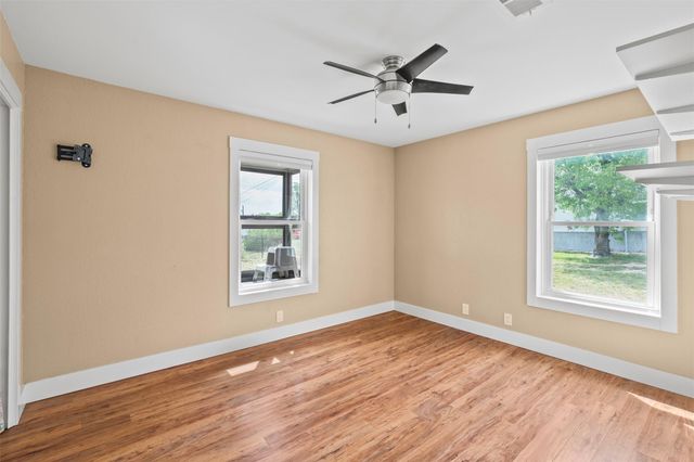 33 Valley View DR, Round Rock, TX 78664