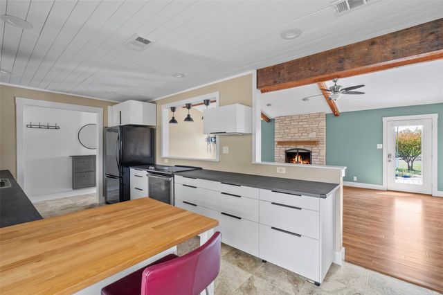 33 Valley View DR, Round Rock, TX 78664