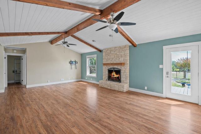 33 Valley View DR, Round Rock, TX 78664