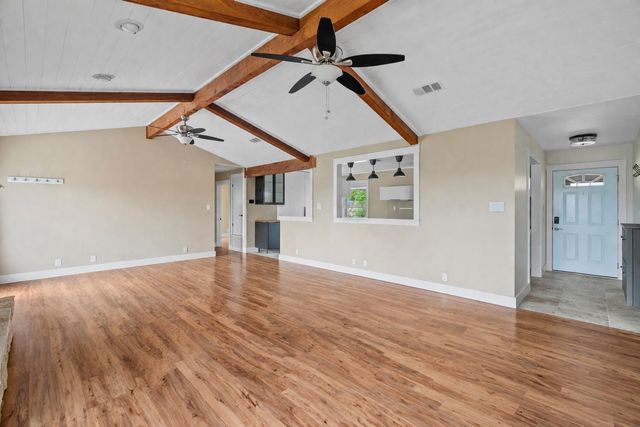 33 Valley View DR, Round Rock, TX 78664