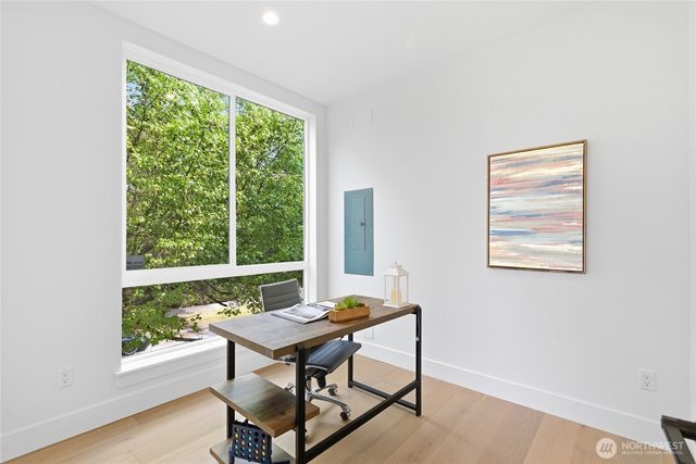 6223 9th Avenue NE, Seattle, WA 98115