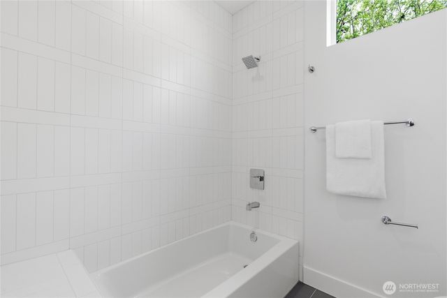 6223 9th Avenue NE, Seattle, WA 98115