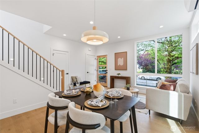 6223 9th Avenue NE, Seattle, WA 98115