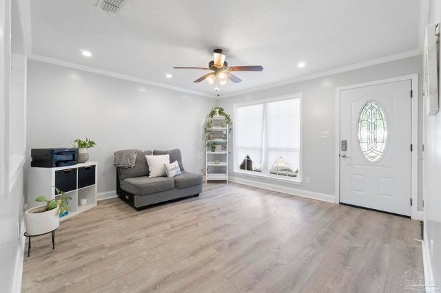735 Gonzalez Park Dr, Cantonment, FL 32533