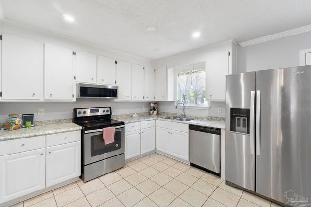 735 Gonzalez Park Dr, Cantonment, FL 32533
