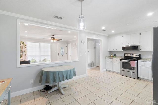 735 Gonzalez Park Dr, Cantonment, FL 32533
