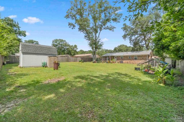 735 Gonzalez Park Dr, Cantonment, FL 32533