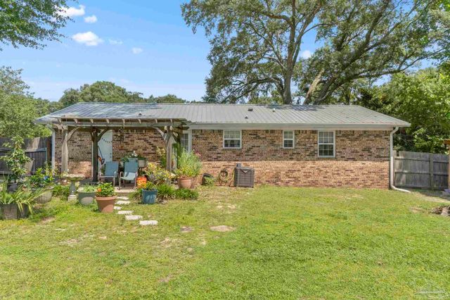 735 Gonzalez Park Dr, Cantonment, FL 32533