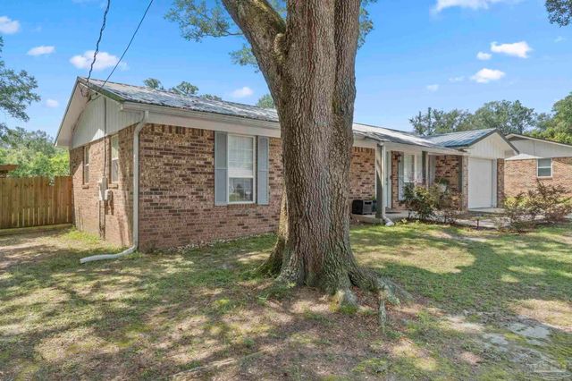 735 Gonzalez Park Dr, Cantonment, FL 32533