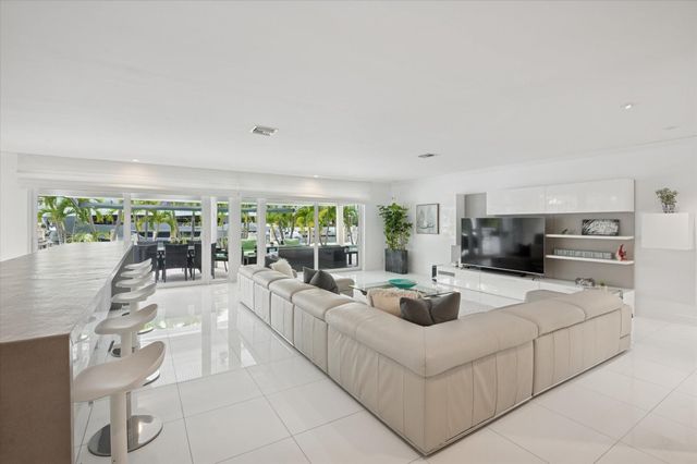 2540 Mercedes Drive, Fort Lauderdale, FL 33316