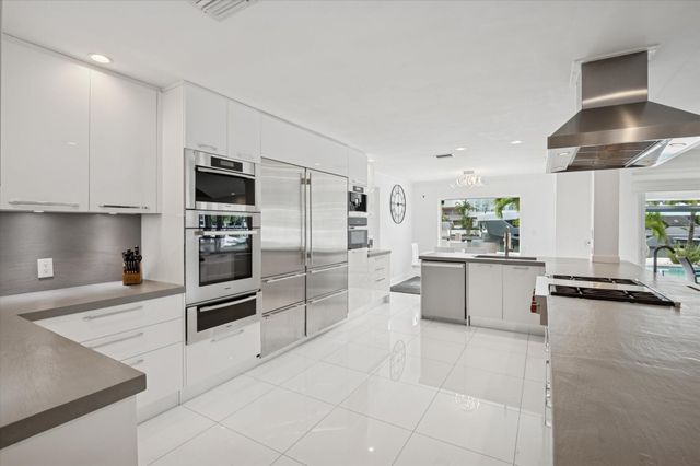 2540 Mercedes Drive, Fort Lauderdale, FL 33316