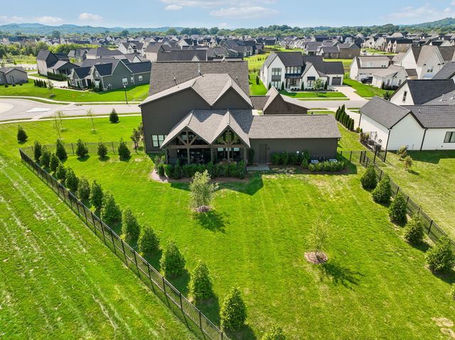 7536 Southwell Dr, College Grove, TN 37046