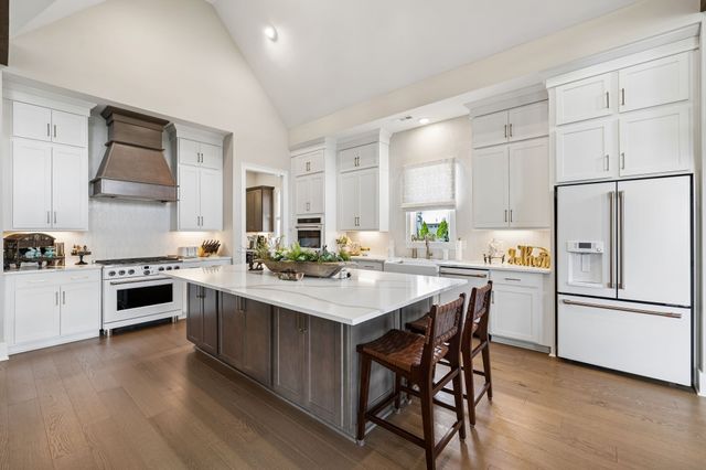 7536 Southwell Dr, College Grove, TN 37046