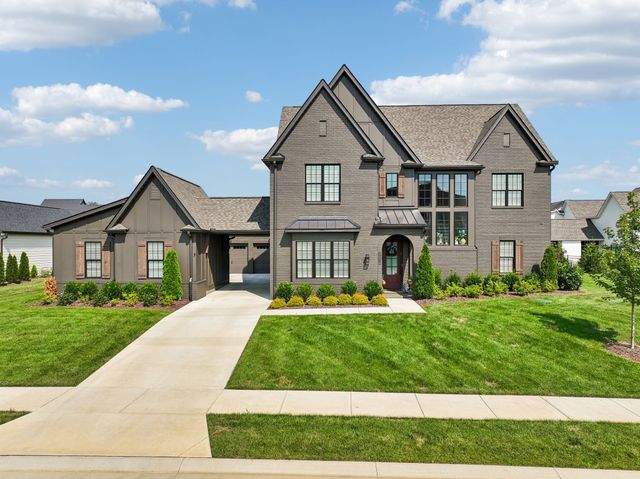 7536 Southwell Dr, College Grove, TN 37046