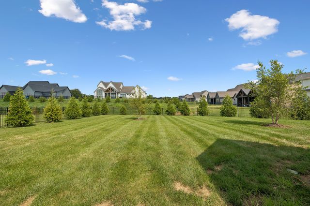 7536 Southwell Dr, College Grove, TN 37046