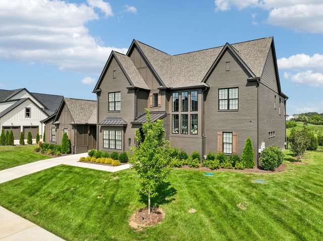 7536 Southwell Dr, College Grove, TN 37046