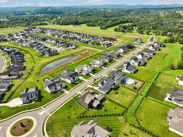 7536 Southwell Dr, College Grove, TN 37046