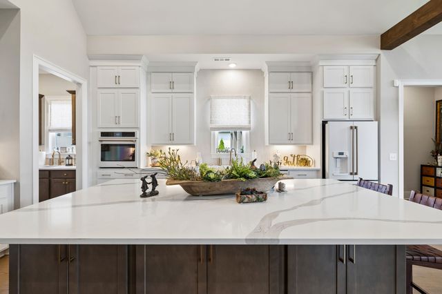7536 Southwell Dr, College Grove, TN 37046
