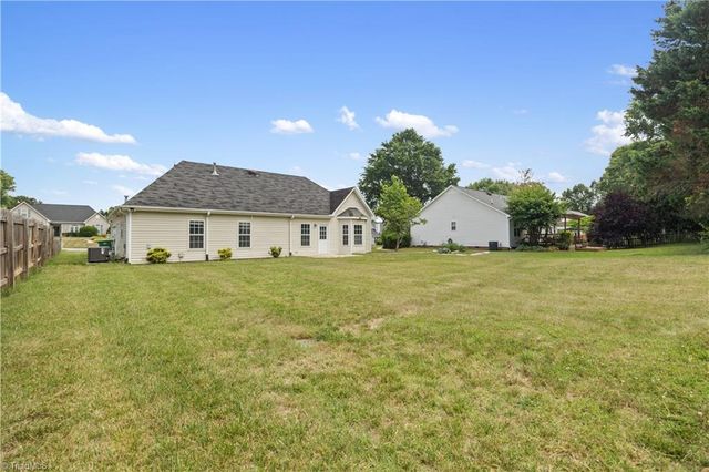 1742 Spring Path Trail, Clemmons, NC 27012