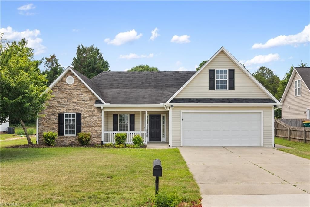1742 Spring Path Trail, Clemmons, NC 27012