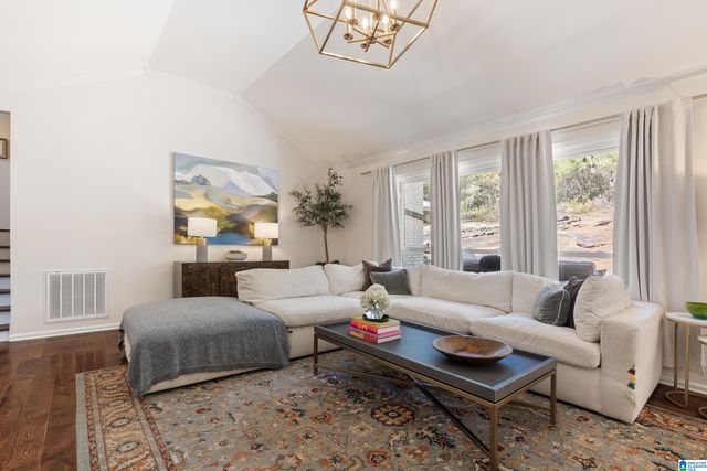 400 VESCLUB DRIVE, Vestavia Hills, AL 35216