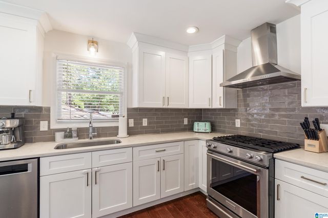 400 VESCLUB DRIVE, Vestavia Hills, AL 35216