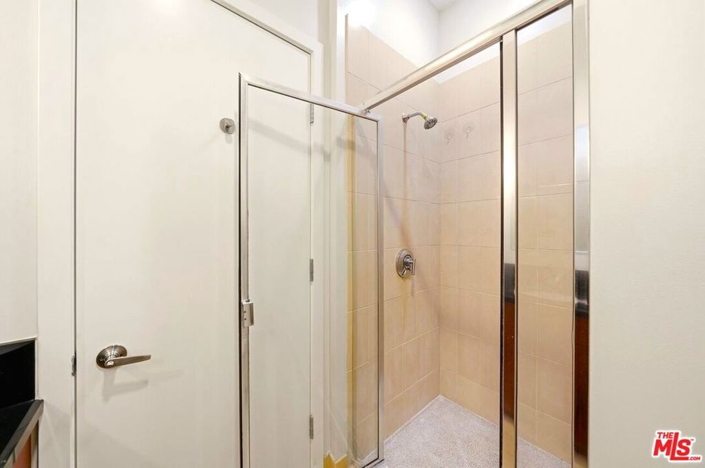 Image 24 of property listing at 3810 Wilshire Boulevard 605, Los Angeles, CA 90010
